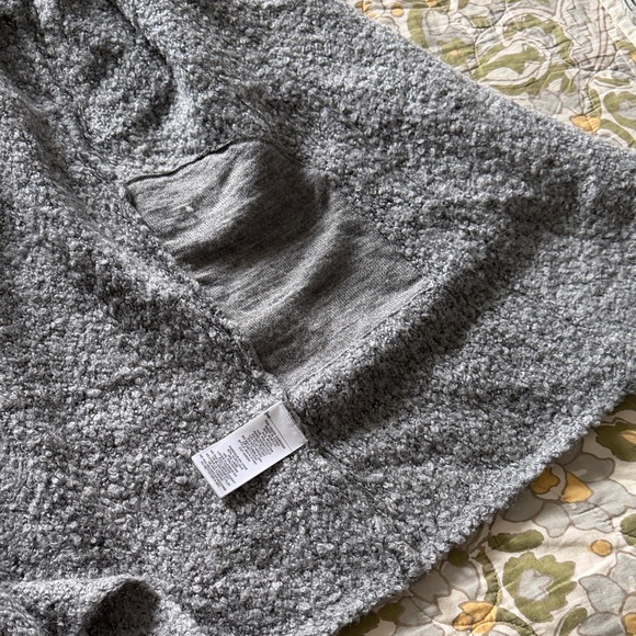 Cozy Oversized Gray Women's Sweater - M/L/XL - Picture 4 of 7